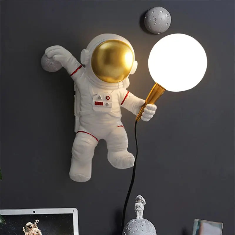 Freya – Astronaut-Themed LED Table and Wall Lamp for Unique, Playful Lighting Monalume