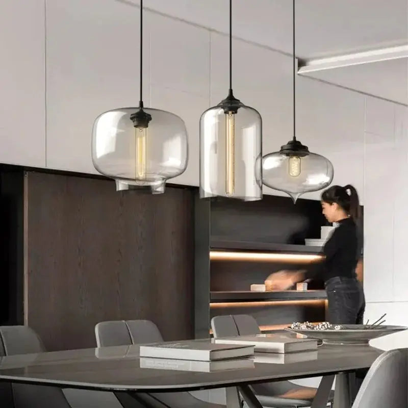 Norna – Classic Glass Pendant Lamp for Timeless Elegance Monalume
