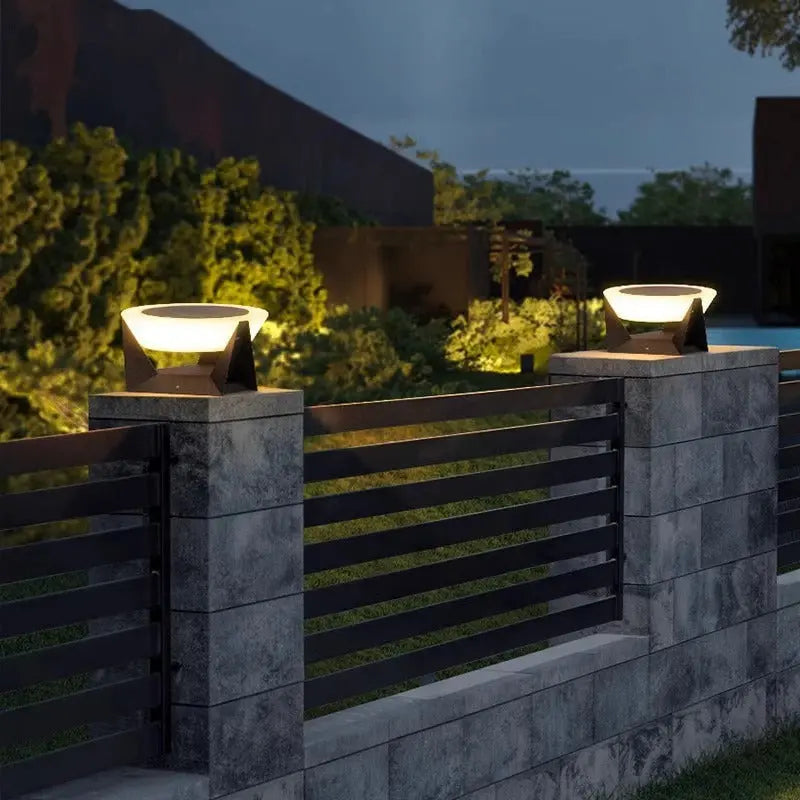 Lovisa – Waterproof Solar LED Outdoor Lamp Monalume